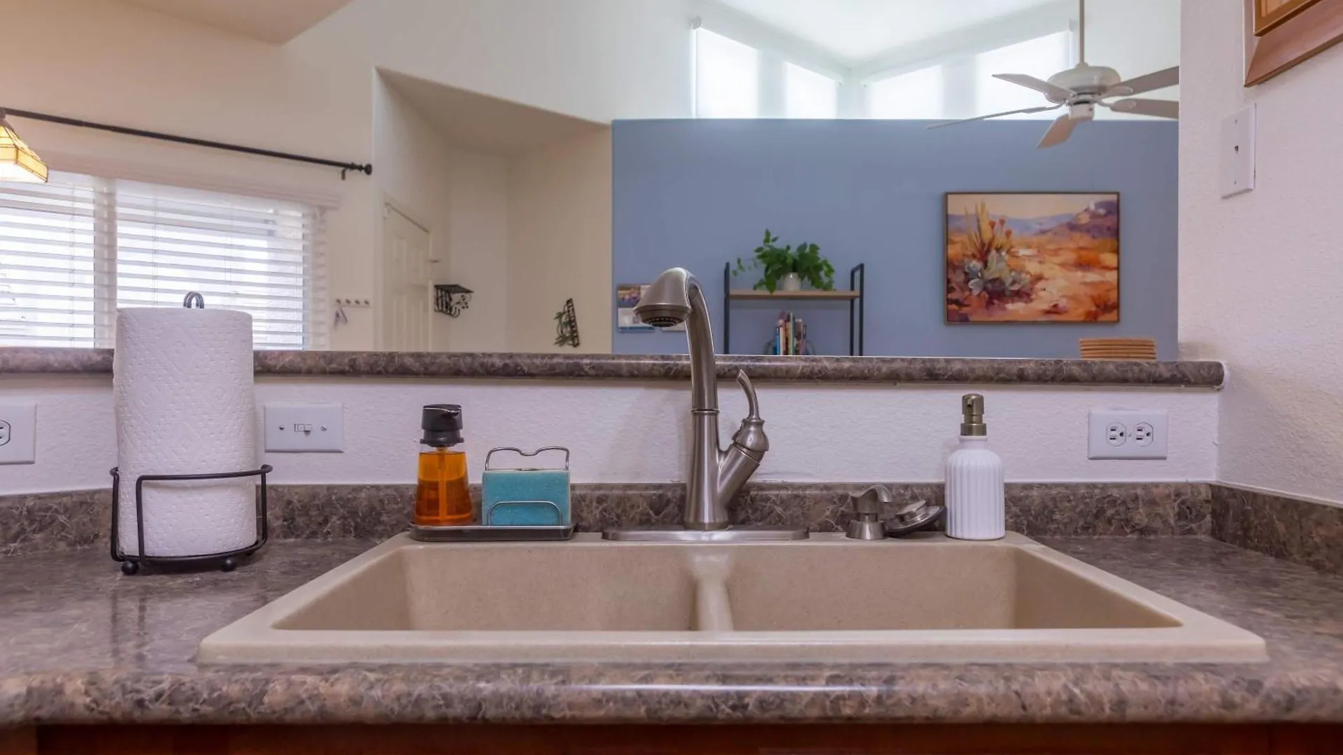 Modern 2Br Retreat With Pool Gym & Balcony Villa Phoenix